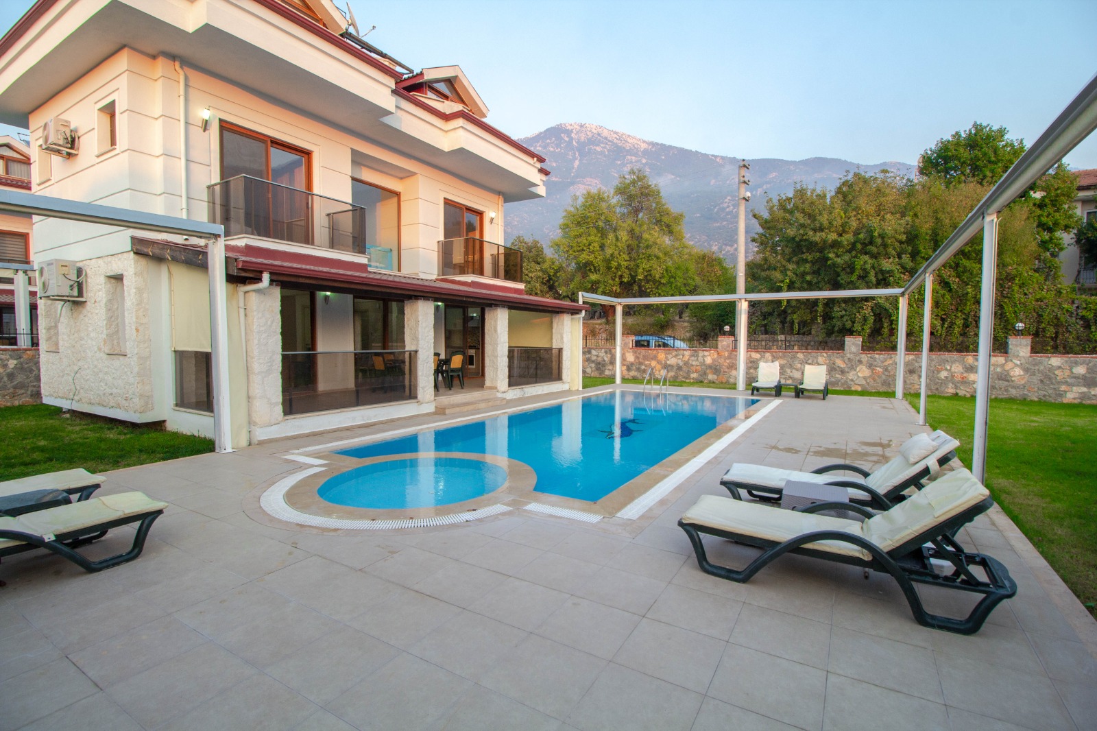 Fethiye Prestij Garden Villa 4+1