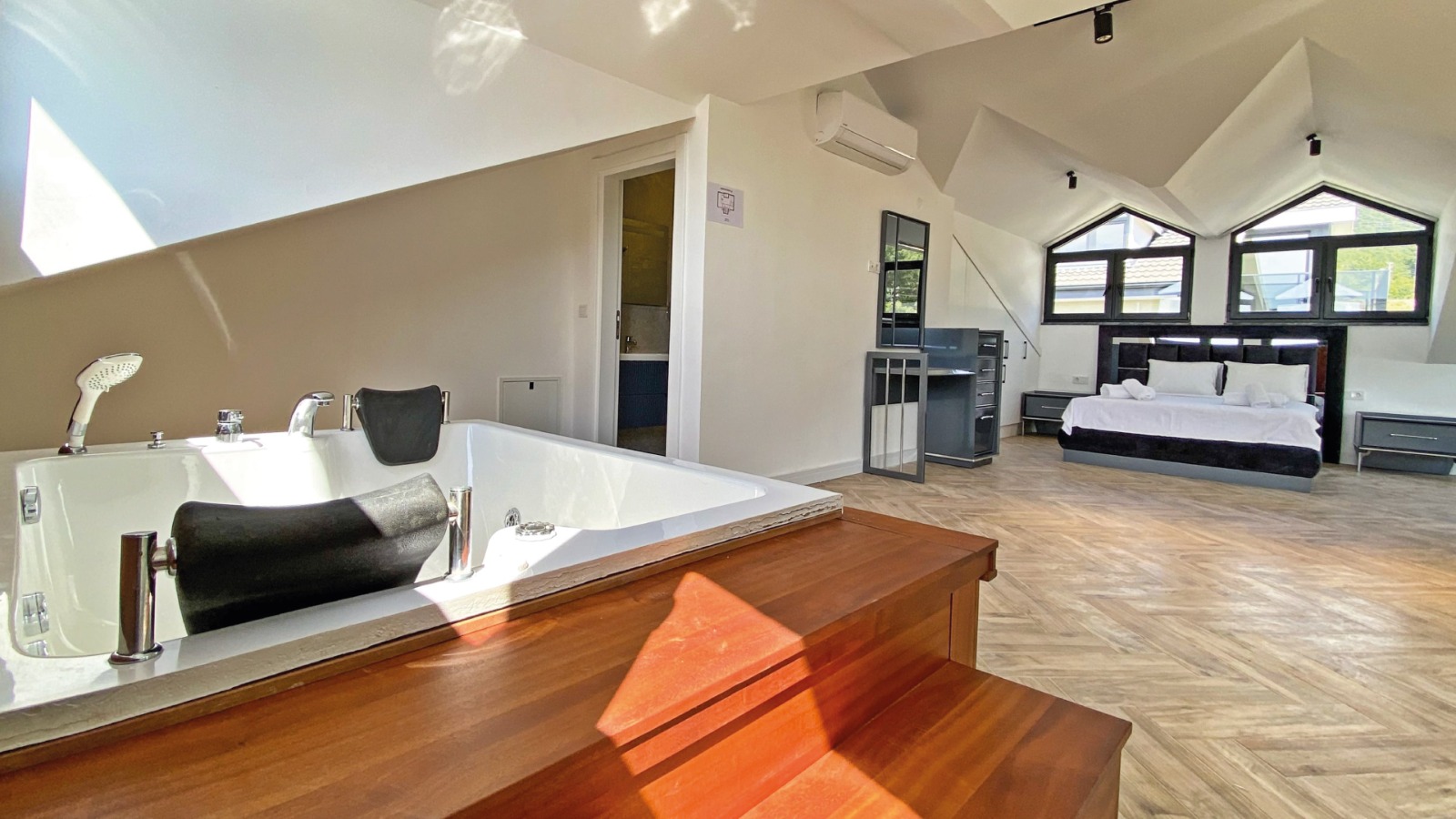 Pandora A Villa
