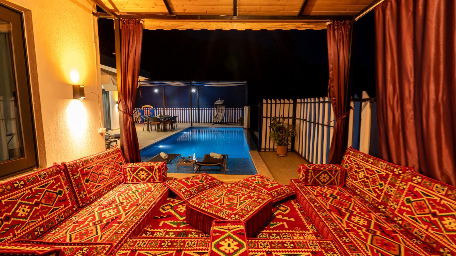 Kalkan Villa Karaardıç Deniz Manzaralı Şark Köşeli